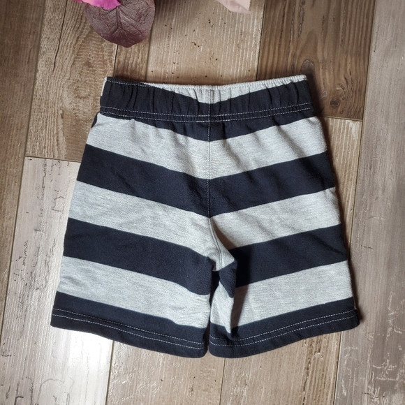 Wonderkids Charcoal and Light Gray Striped Casual Toddler Boy Shorts Size 3T - Picture 8 of 8